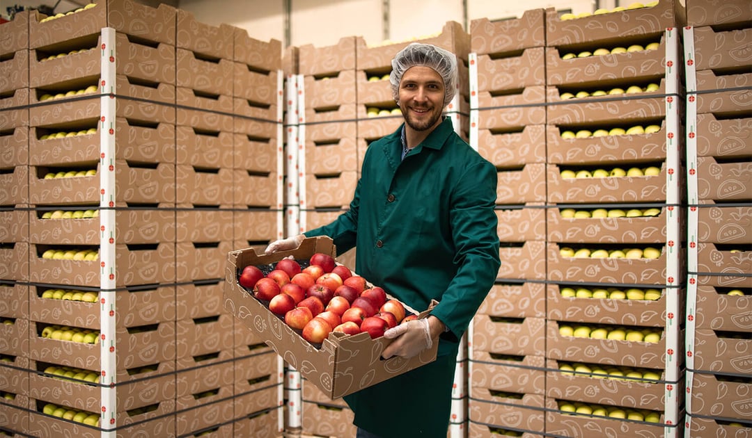 Apple crates produce shipping